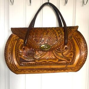 Vintage tooled leather handcrafted purse from Mexico / peacock design